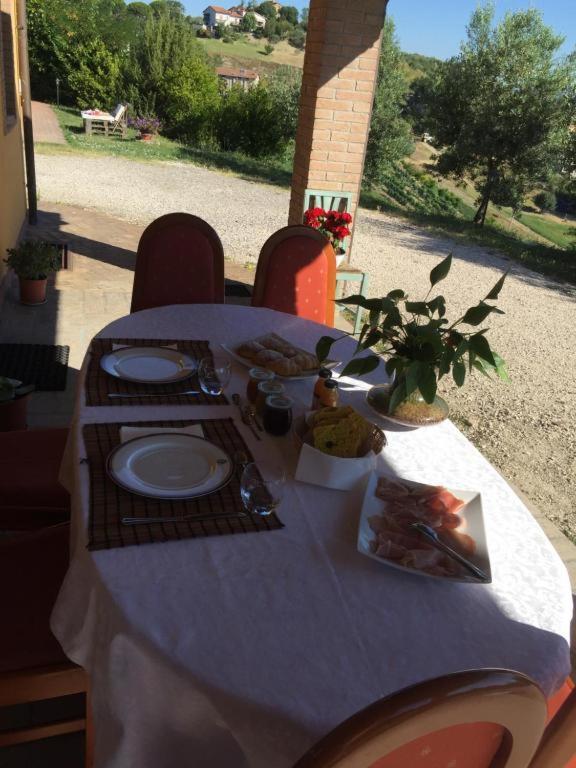Bed and Breakfast Il Casale Di Lavinia Fabro Exterior foto